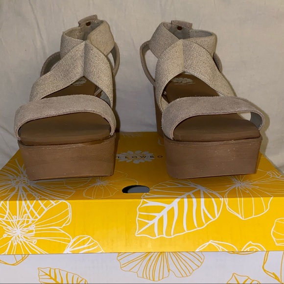 Yellow Box Shoes Yellow Box Reston Sandals Poshmark